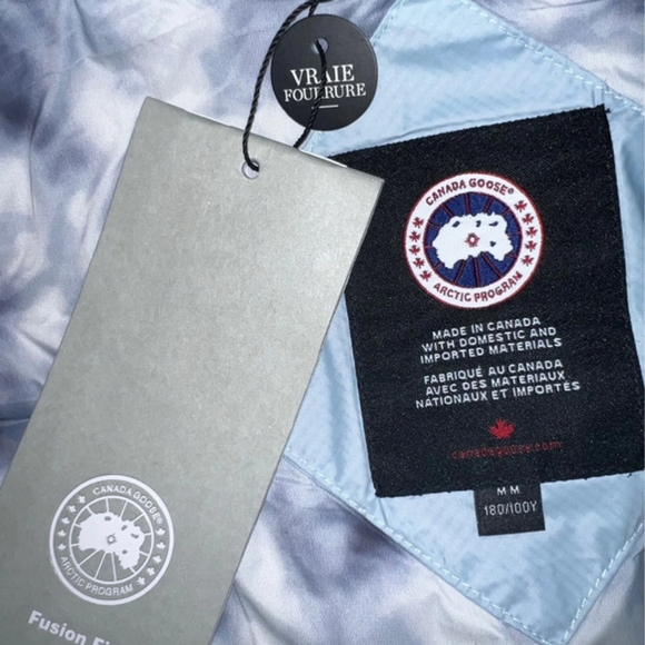 Canada Goose Sleeveless jacket - Picture 2 of 7